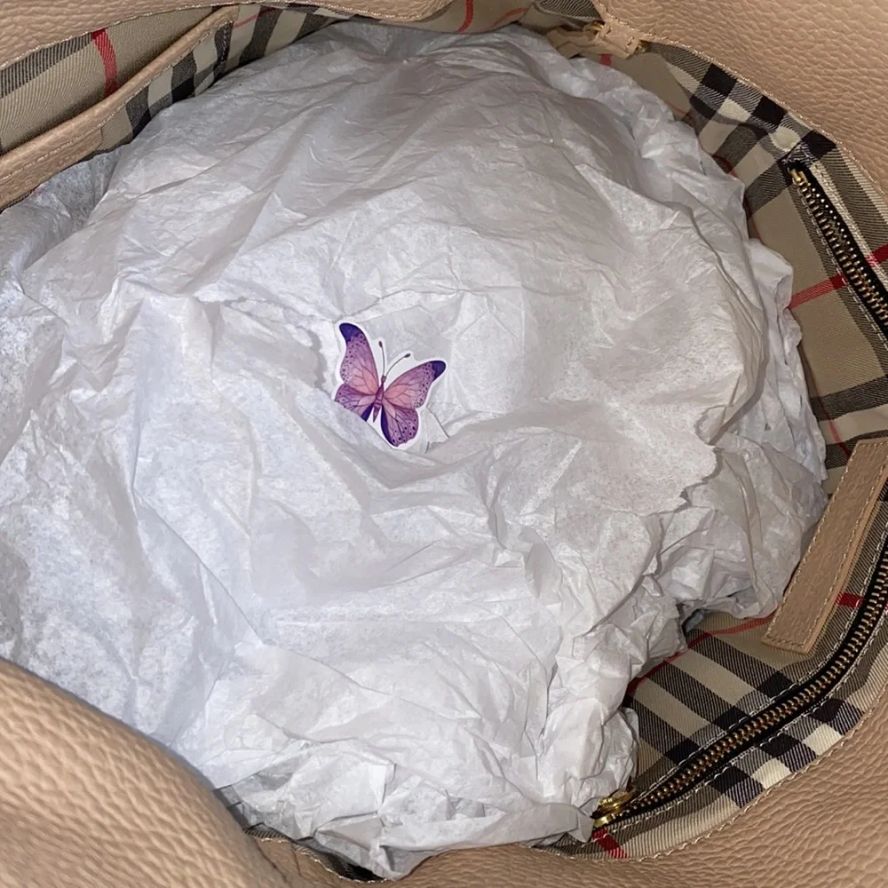 Authentic Burberry bag - Picture 12 of 16